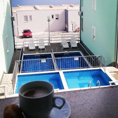 Iva Apartament *